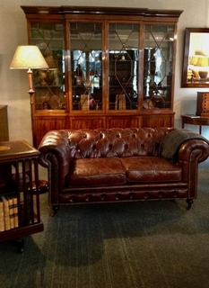 A Very nice 19th C. mahogany Breakfront Bookcase with Chesterfield
