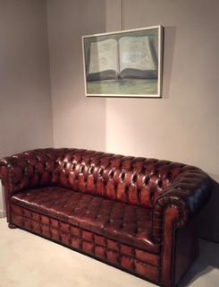 An English Early 20th Century Chesterfield Sofa.