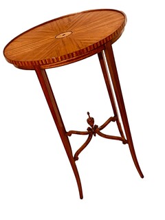 A Beautiful English Edwardian Mahogany Centre Stand / Table having Satinwood Inlay.