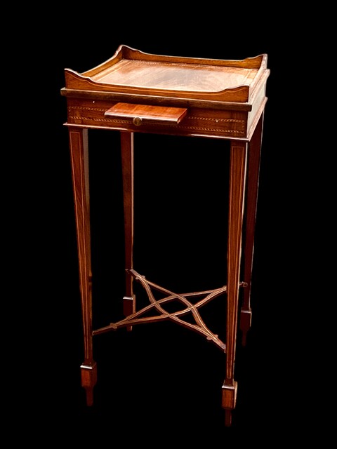 An English Edwardian Mahogany Kettle Stand having Beautiful Satinwood Inlay.