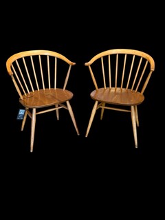An English Pair of Mid-Century Ercol Windsor Chairs in Elm and Beech